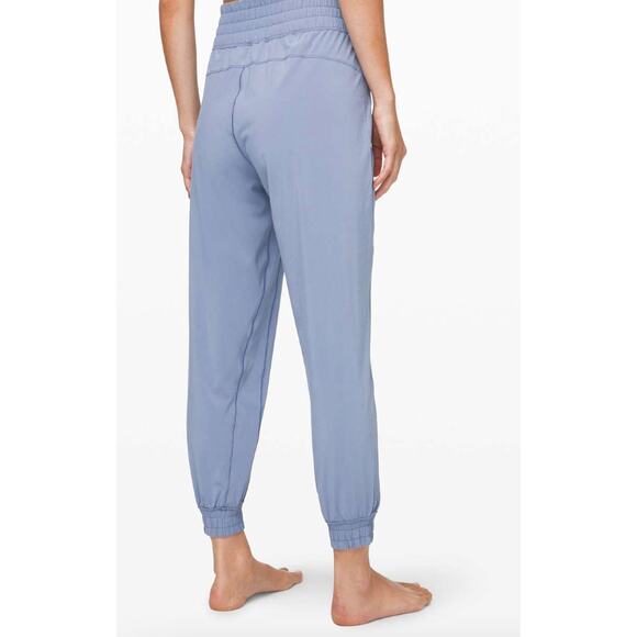 Lululemon Sun Setter Jogger in Tempest Blue Size 14 Athleisure Comfy Workout - Picture 2 of 9